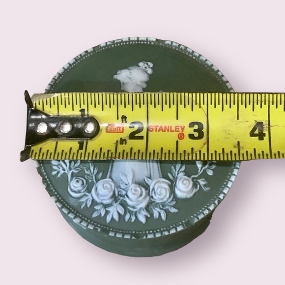 Vintage German Jasperware Jewelry Trinket Box Powder Box Cameo Motif Sage Green - Picture 3 of 14